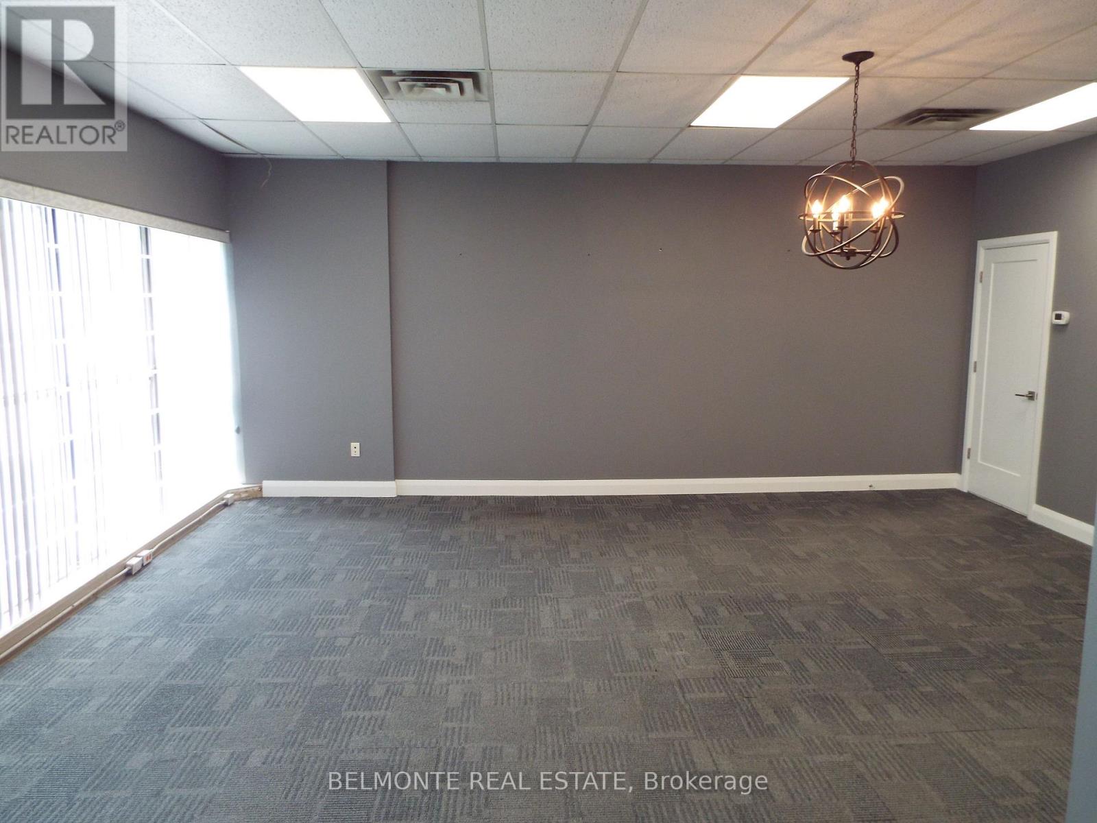 Photo 4 of 47 1621 Mcewen Drive, Whitby ON