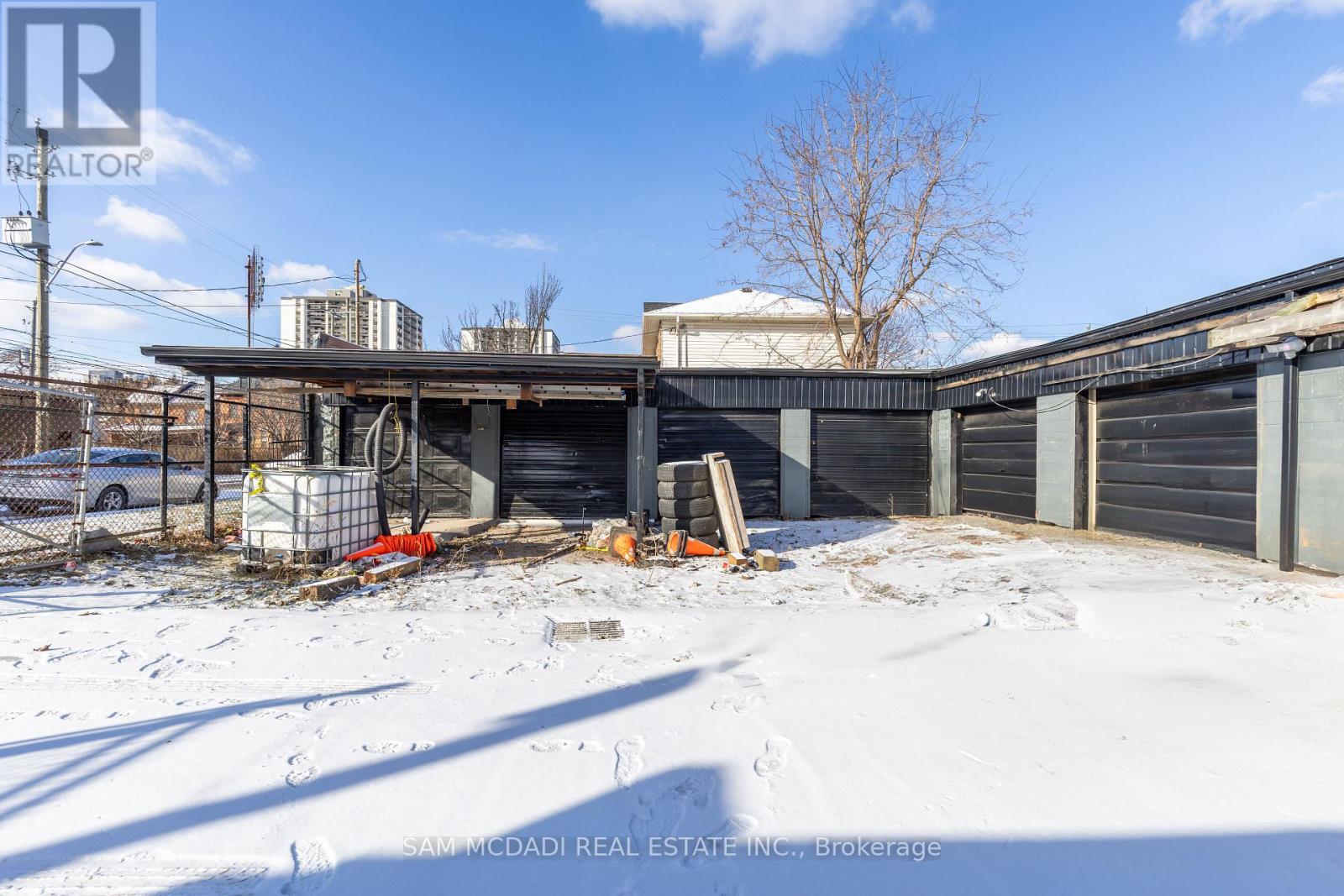 Photo 5 of 107 Robert Street, Hamilton ON