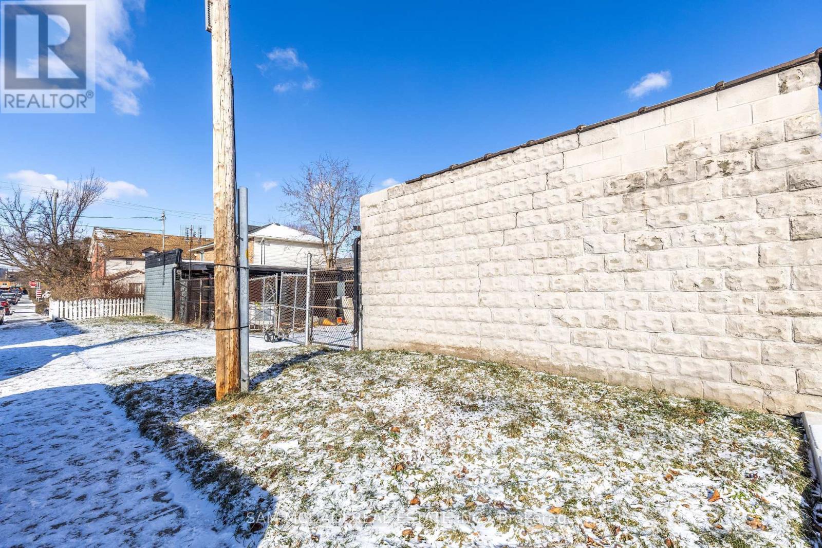 Photo 14 of 107 Robert Street, Hamilton ON