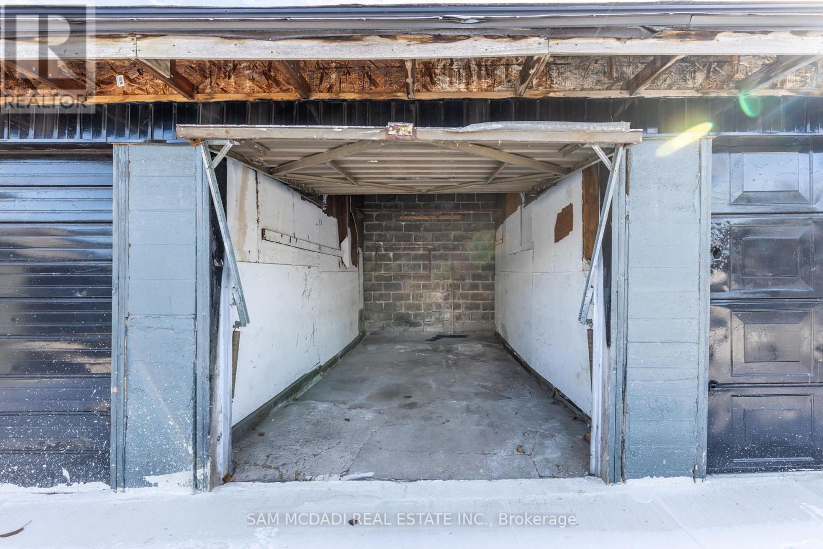 Photo 28 of 107 Robert Street, Hamilton ON