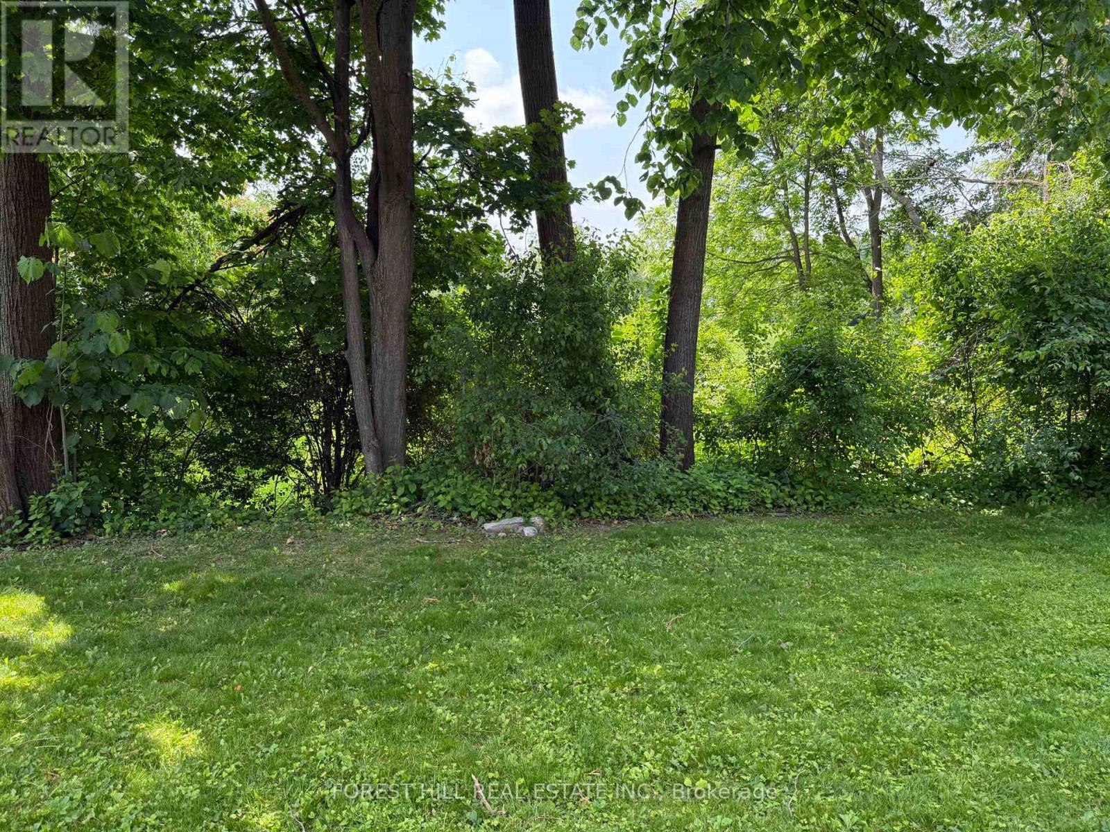 Photo 12 of 1013 Silverdale Road, Peterborough West ON
