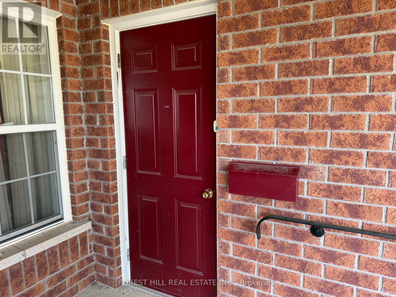 Photo 2 of 1013 Silverdale Road, Peterborough West ON