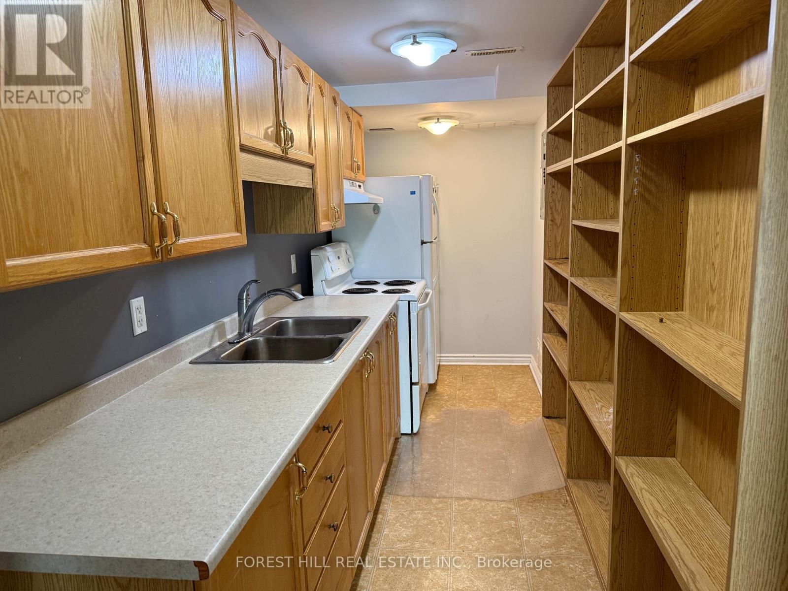 Photo 4 of 1013 Silverdale Road, Peterborough West ON