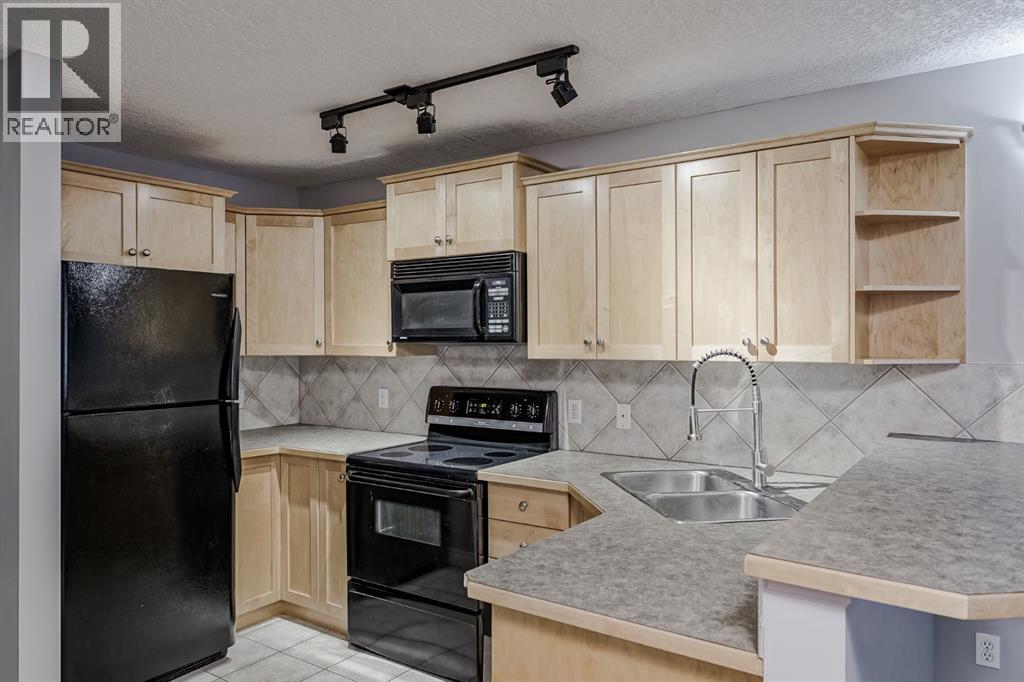 Single Family House for Sale in   a Avenue SW Parkhill Calgary 