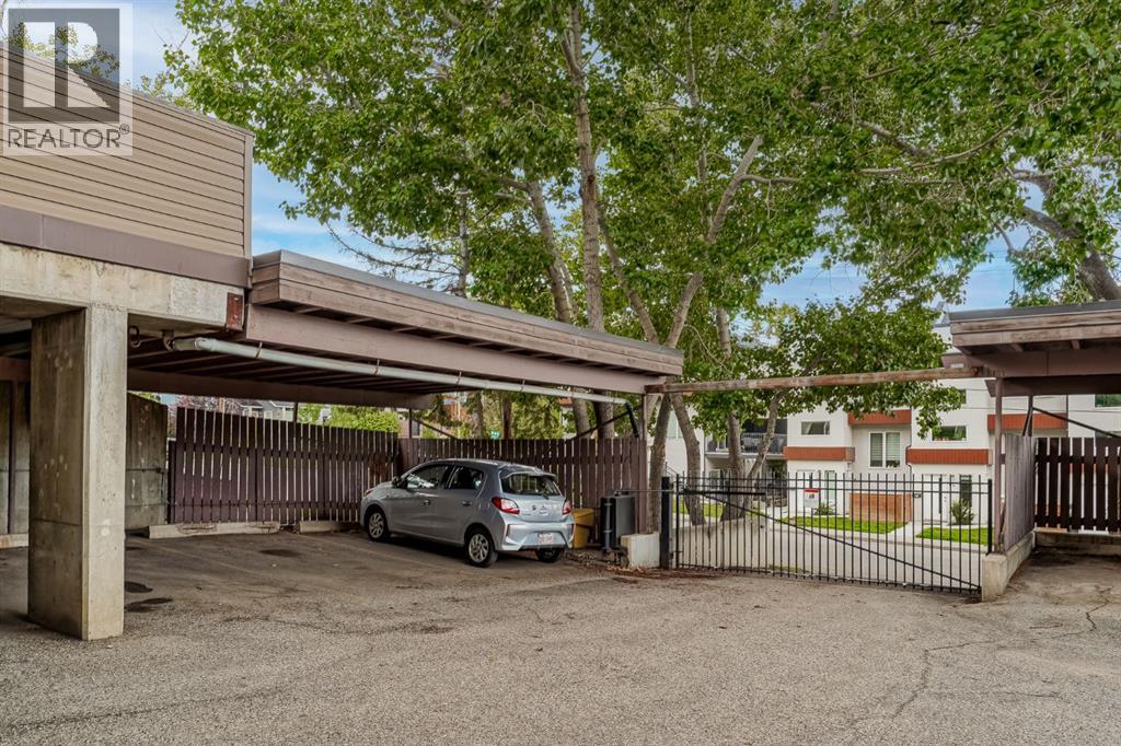 305, 60 38a Avenue SW, Calgary, Alberta