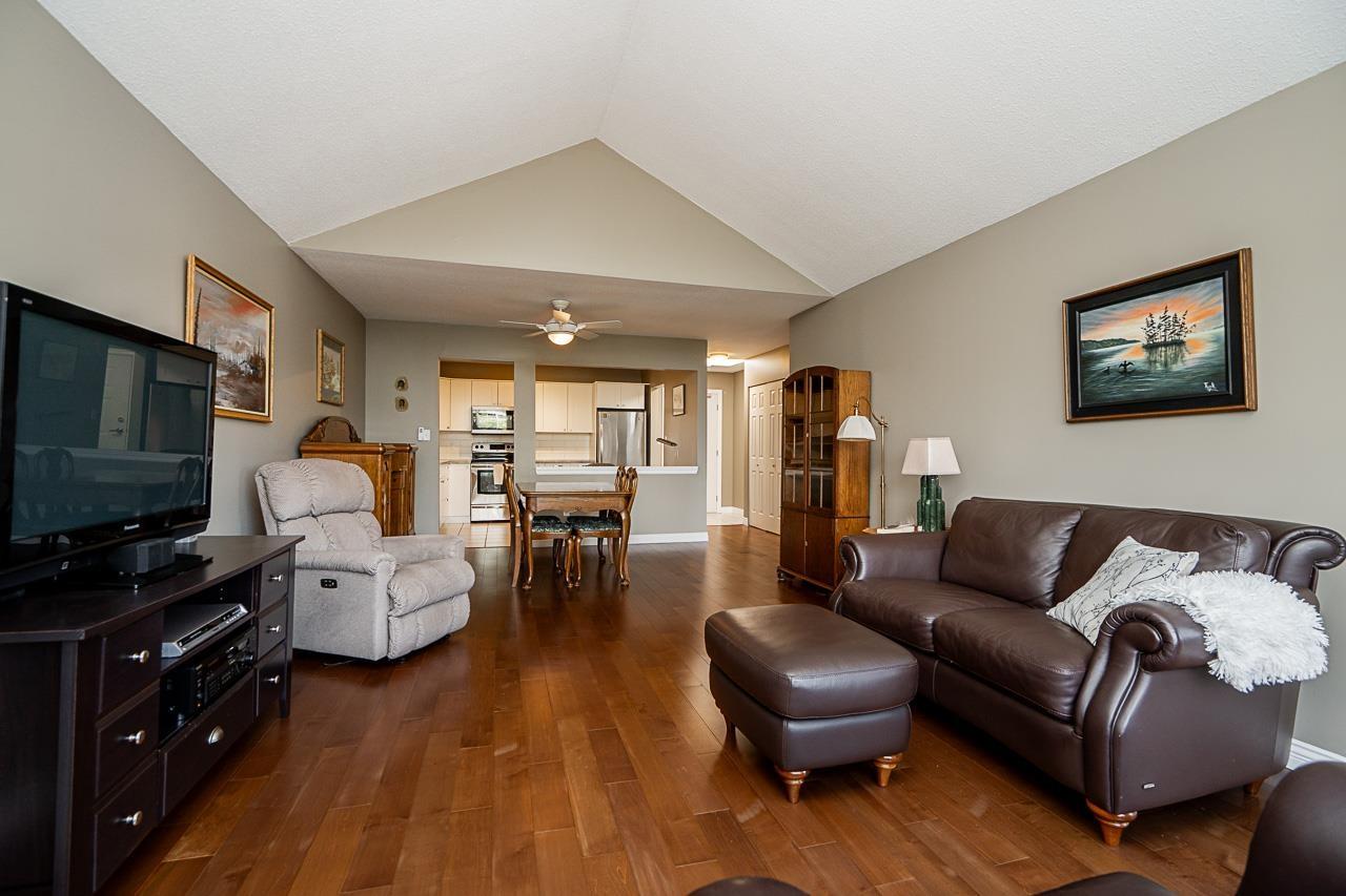 Photo 8 of 303 5375 205 Street, Langley BC
