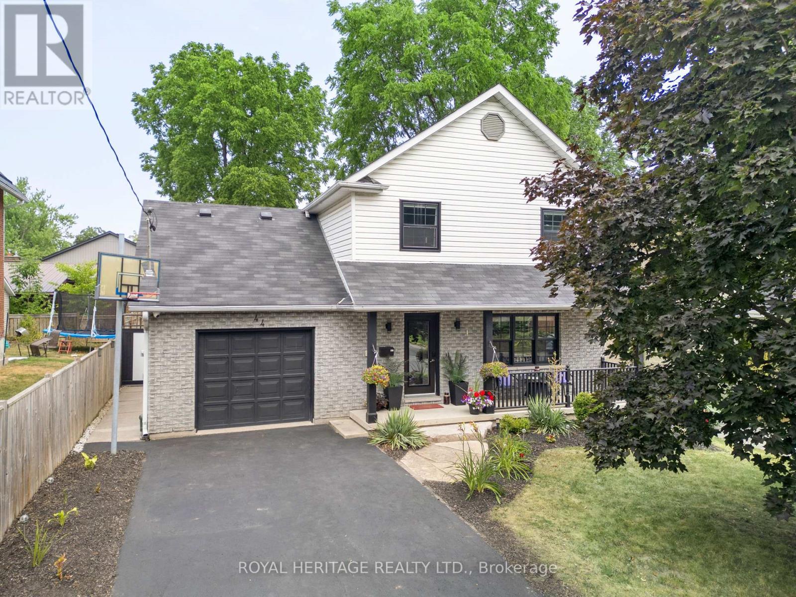 Photo 26 of 44 Regent Street, Kawartha Lakes ON