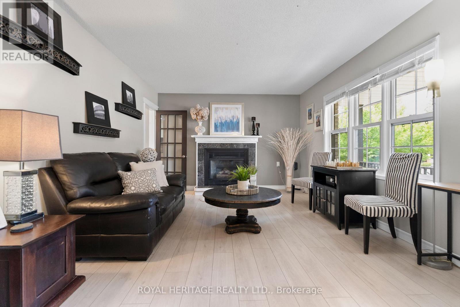 Photo 6 of 44 Regent Street, Kawartha Lakes ON