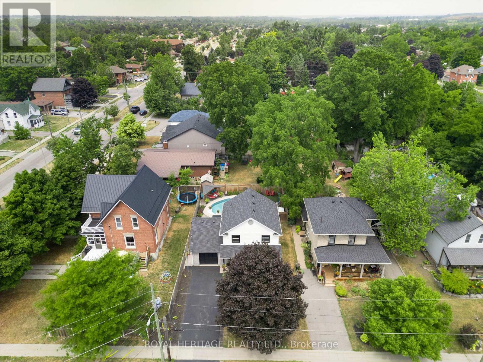 Photo 32 of 44 Regent Street, Kawartha Lakes ON