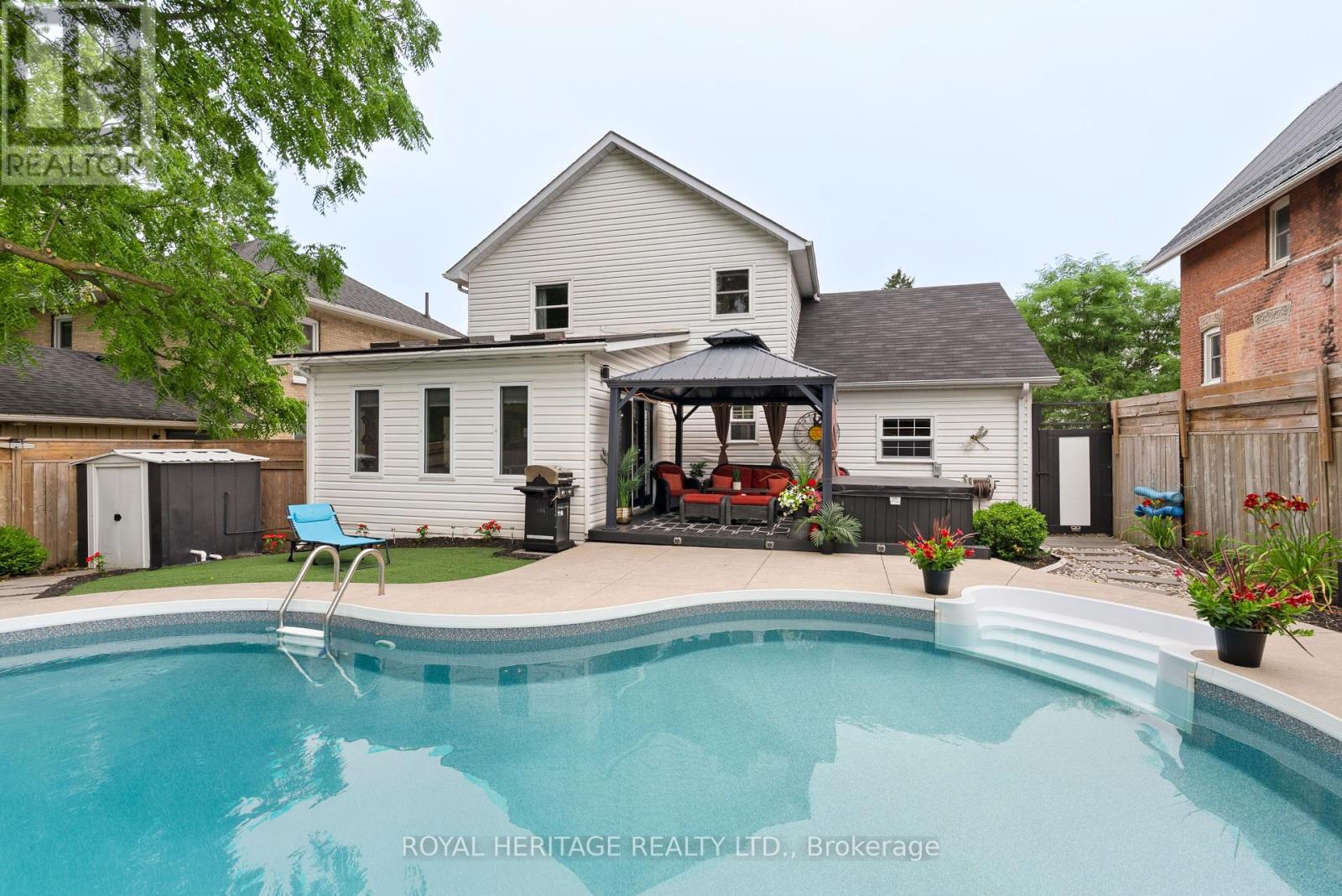 Photo 11 of 44 Regent Street, Kawartha Lakes ON
