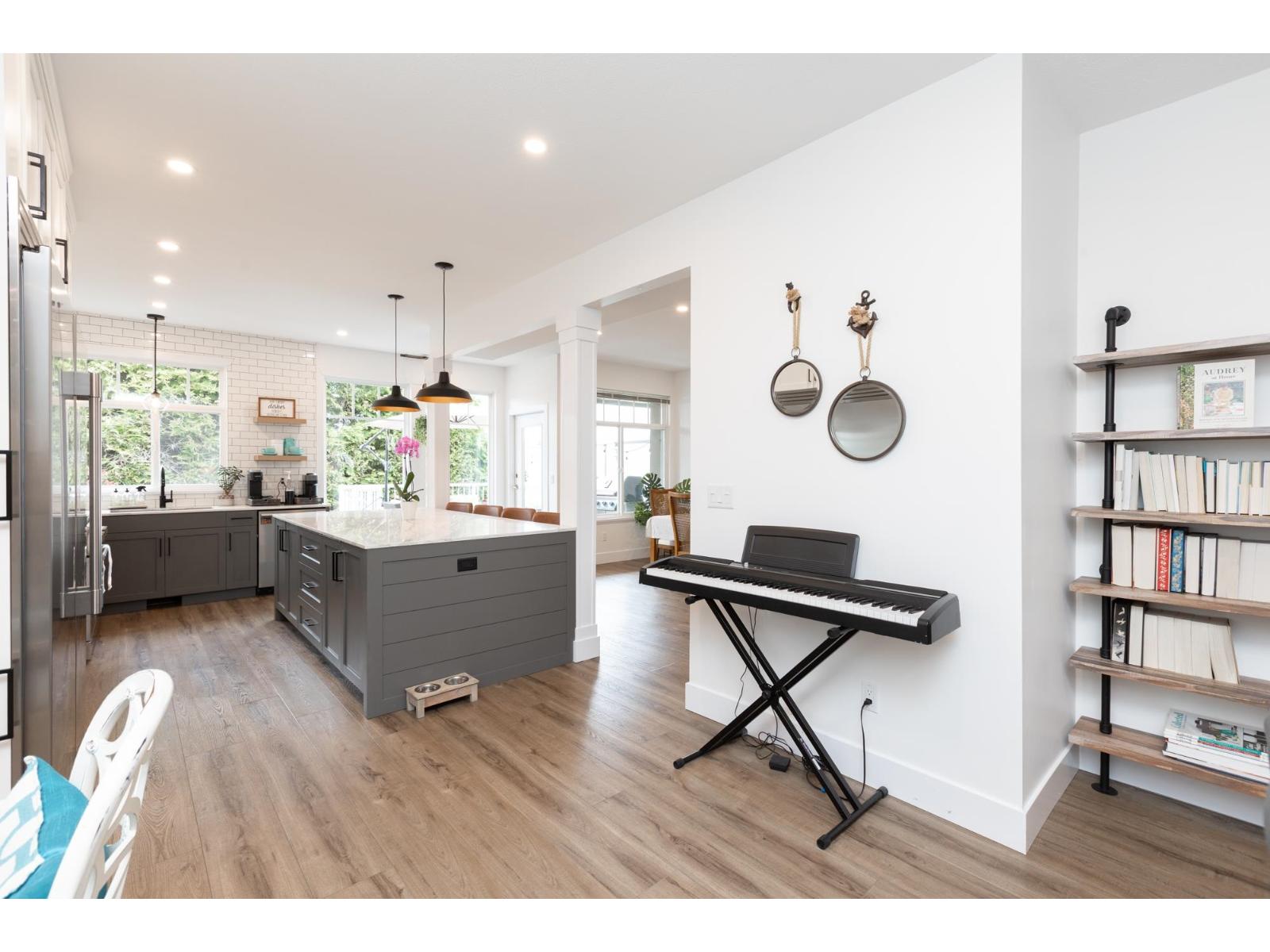 Photo 9 of 12 15151 26 Avenue, Surrey BC