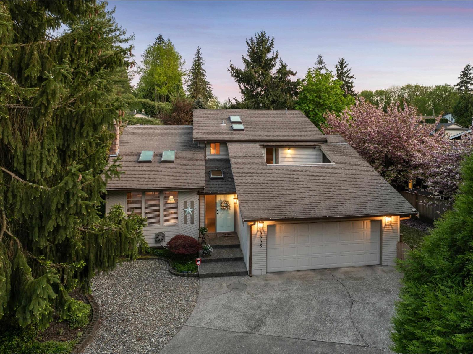 Photo 31 of 19908 51 Avenue, Langley BC