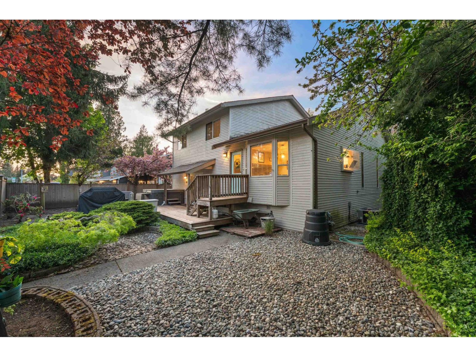 Photo 11 of 19908 51 Avenue, Langley BC