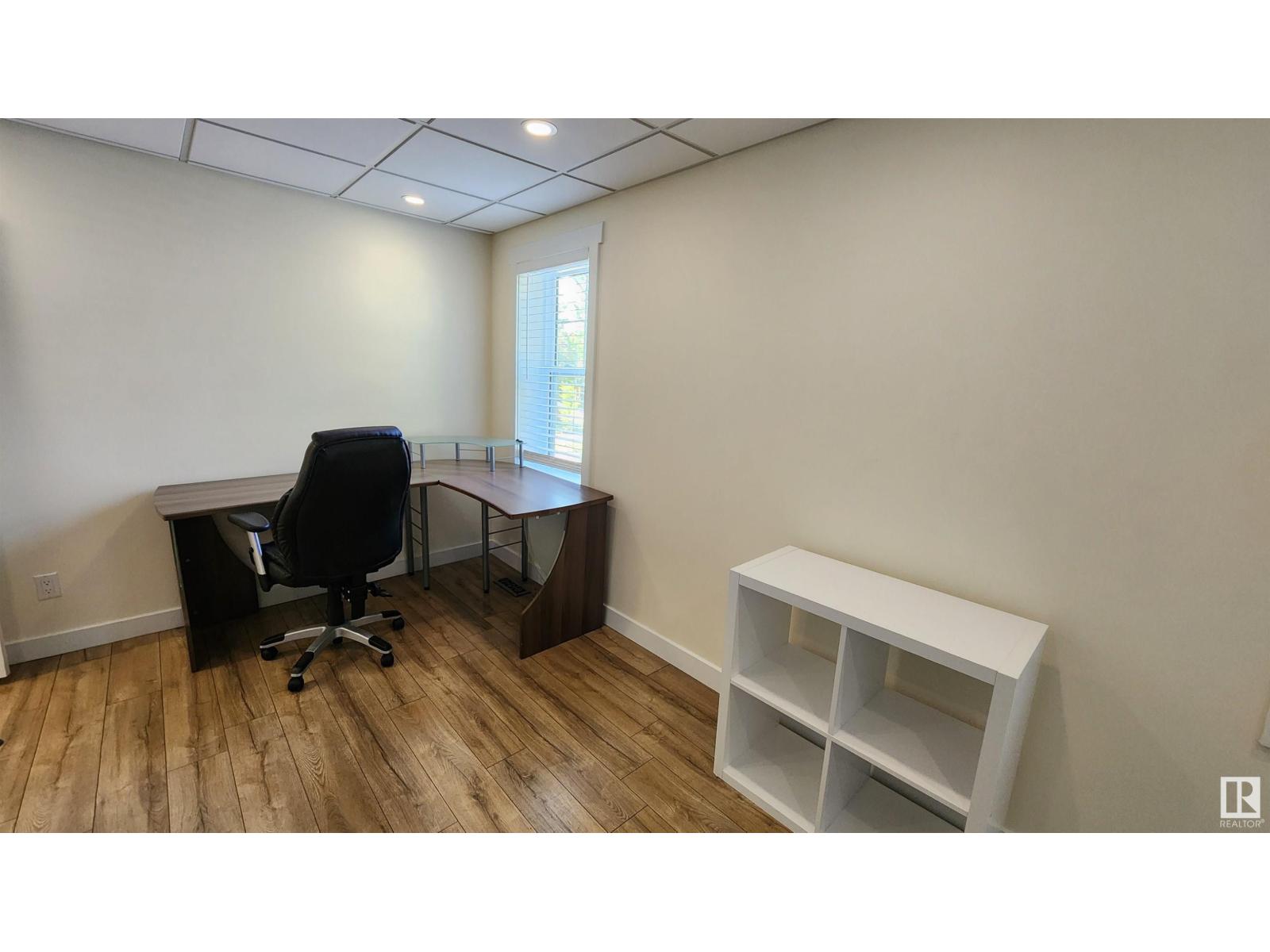 Photo 10 of 8612 104 St Nw, Edmonton AB