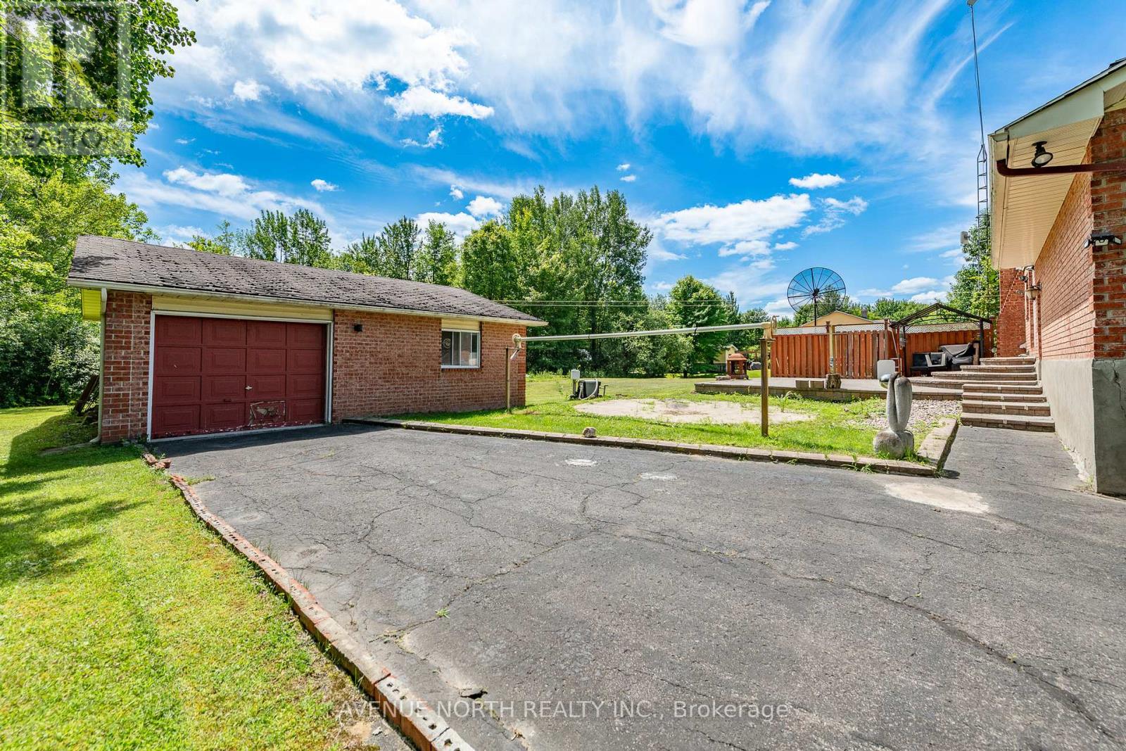Photo 31 of 2310 Russland Road, Russell ON