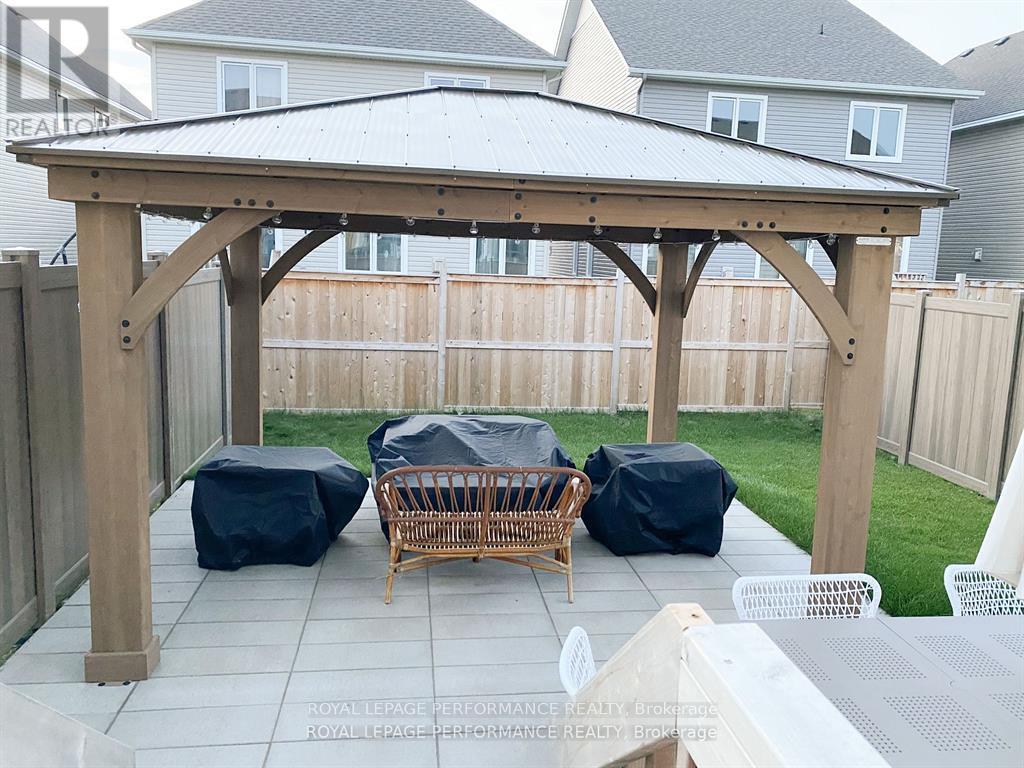 Photo 15 of 713 Cap Diamant Way, Ottawa ON
