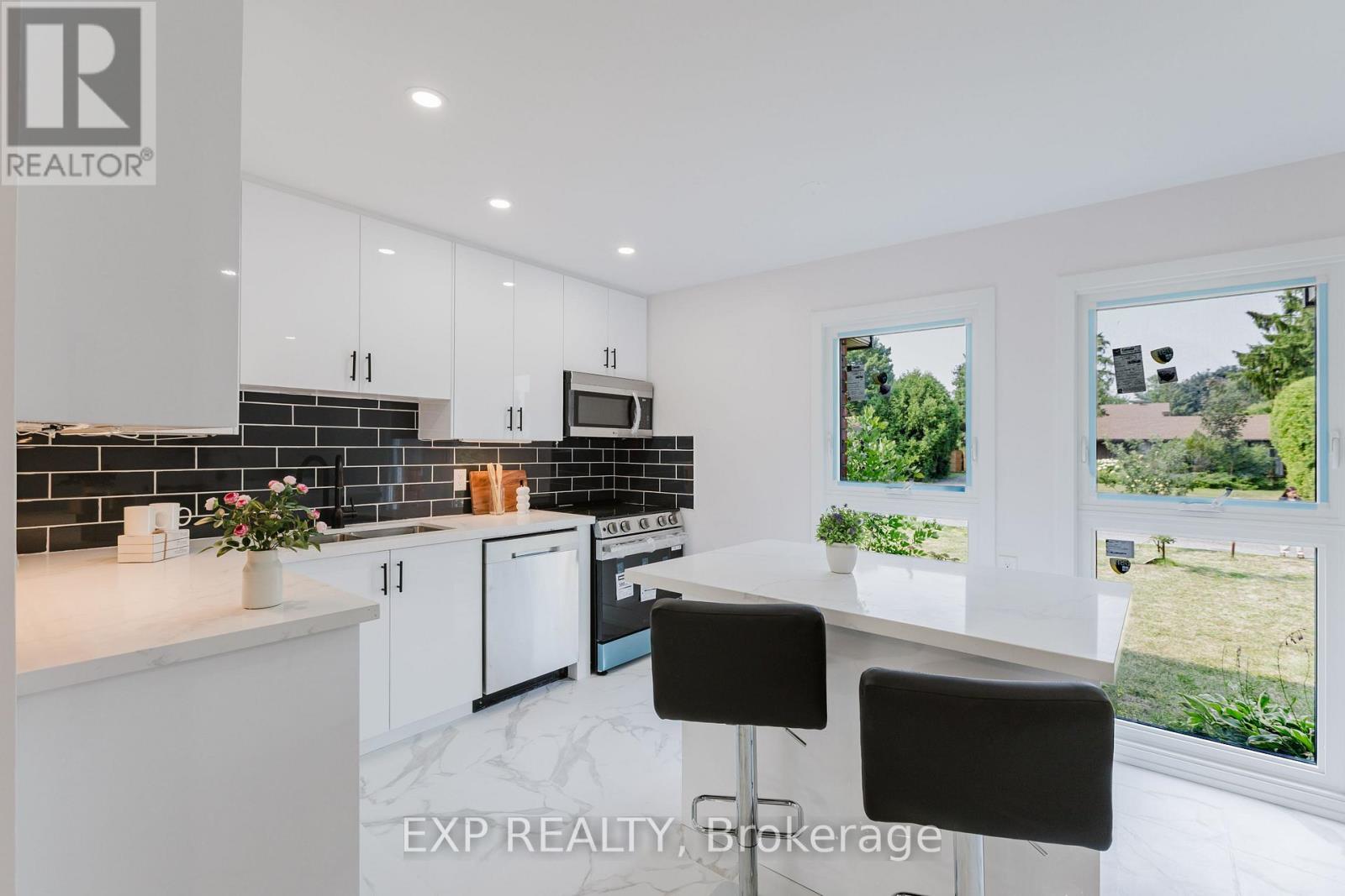 Photo 14 of 91 Penfield Drive, Ottawa ON