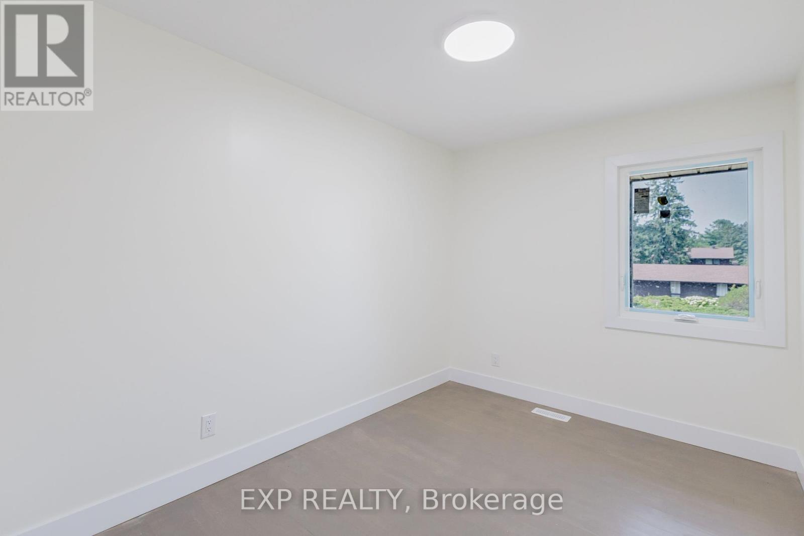 Photo 25 of 91 Penfield Drive, Ottawa ON