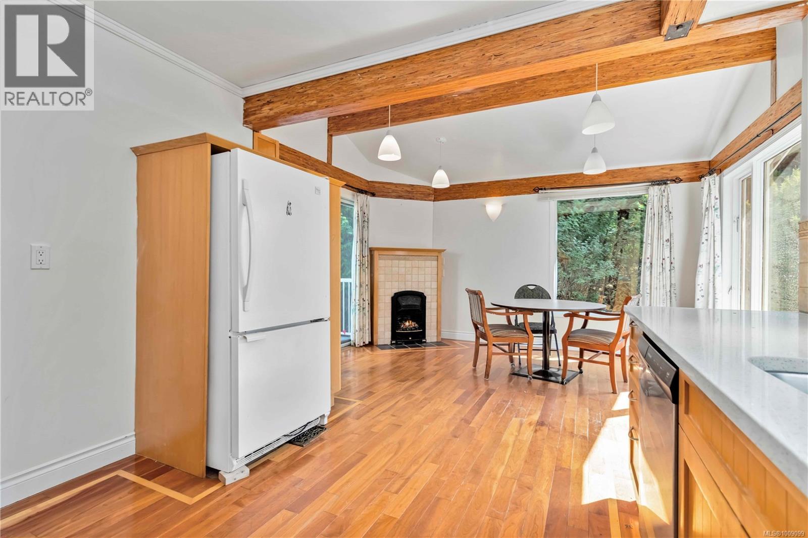 Photo 15 of 1748 Llandaff Pl, Saanich BC