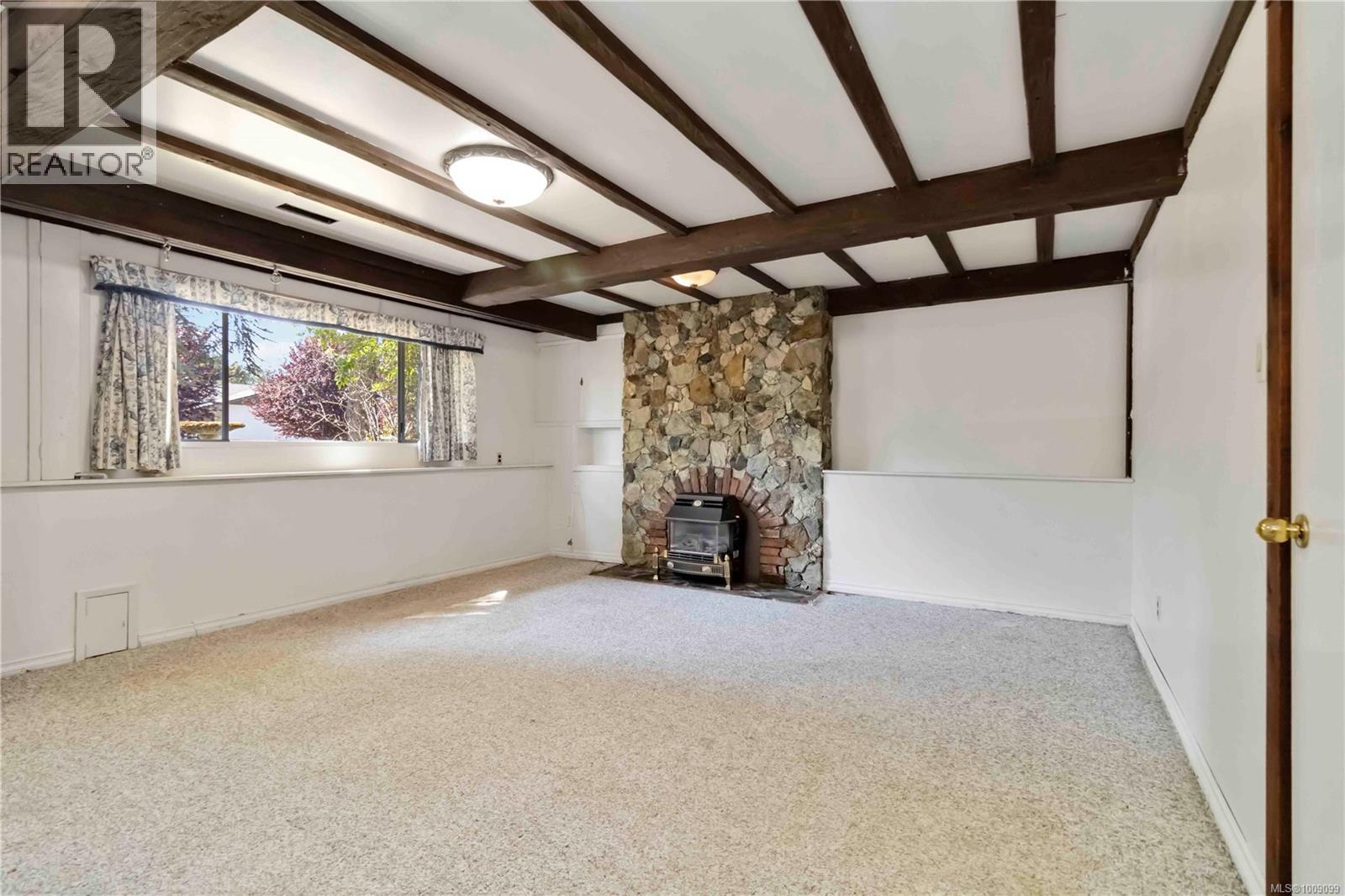 Photo 32 of 1748 Llandaff Pl, Saanich BC