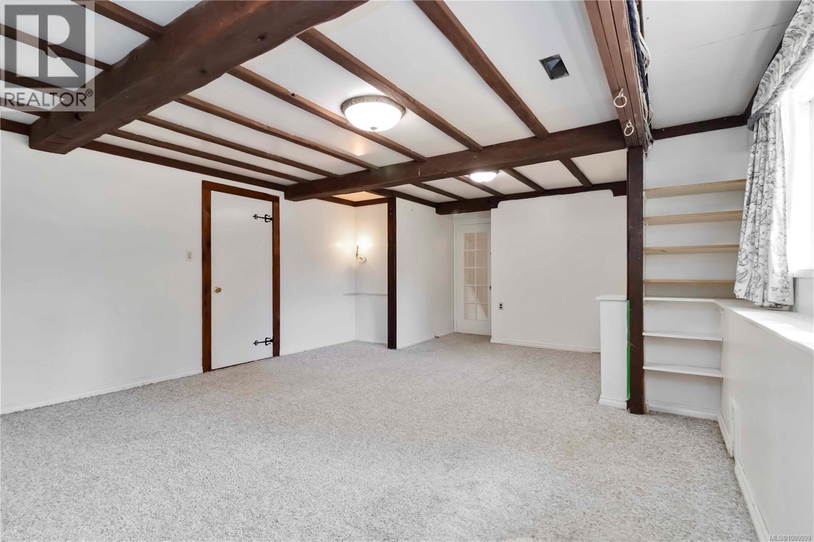 Photo 33 of 1748 Llandaff Pl, Saanich BC