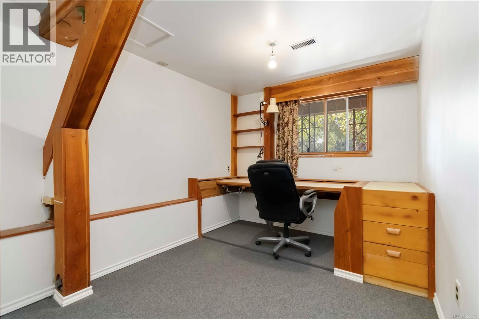 Photo 34 of 1748 Llandaff Pl, Saanich BC