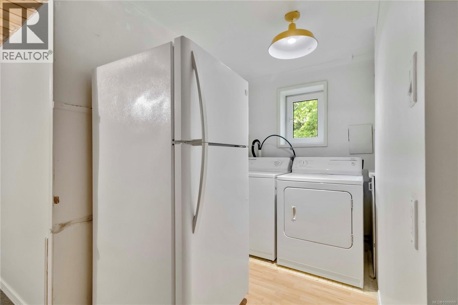 Photo 44 of 1748 Llandaff Pl, Saanich BC