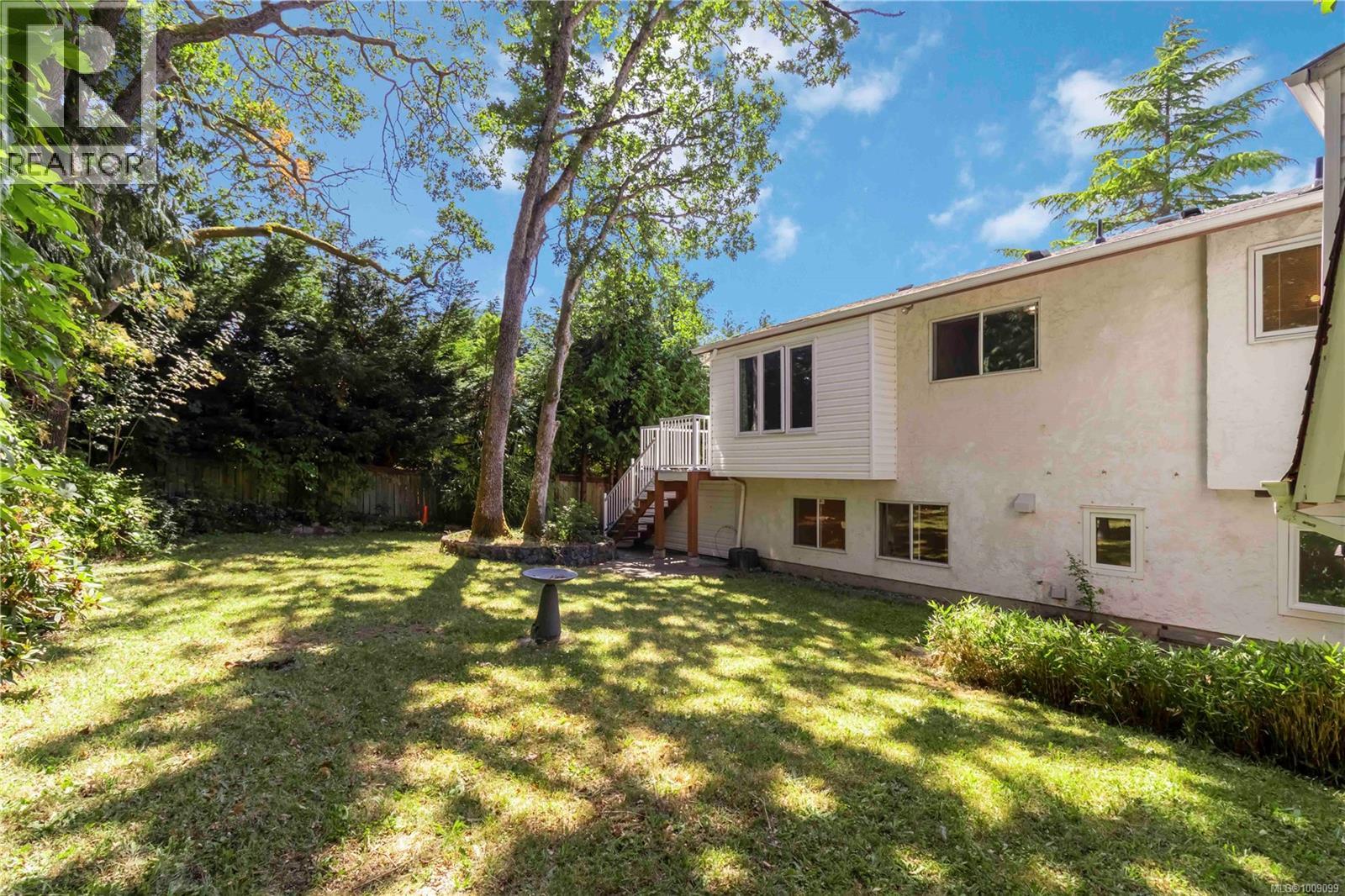 Photo 48 of 1748 Llandaff Pl, Saanich BC