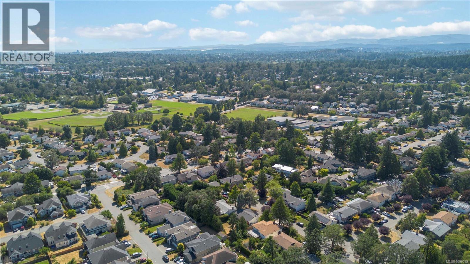 Photo 51 of 1748 Llandaff Pl, Saanich BC