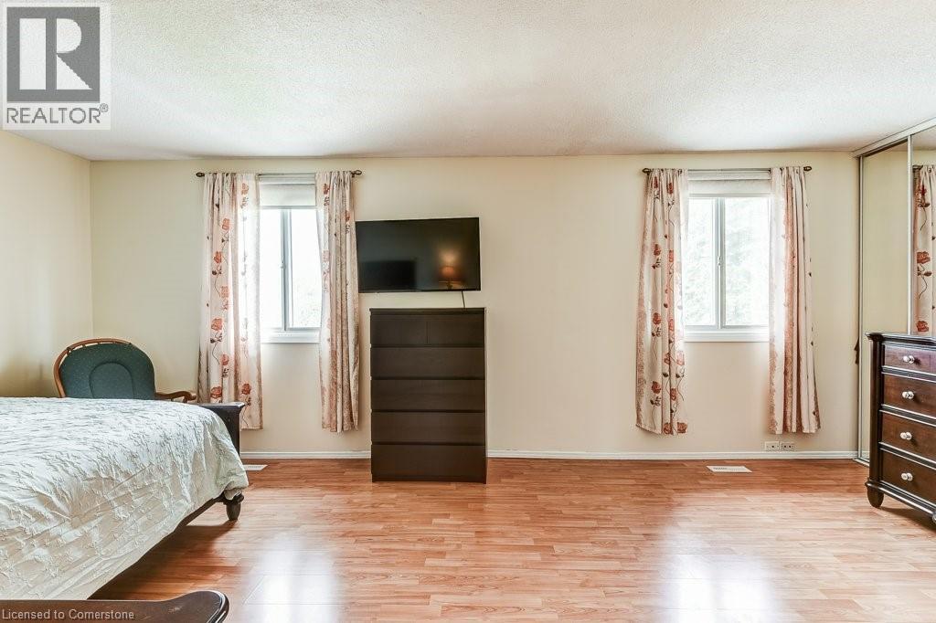 Photo 17 of 2779 Andorra Circle, Mississauga ON