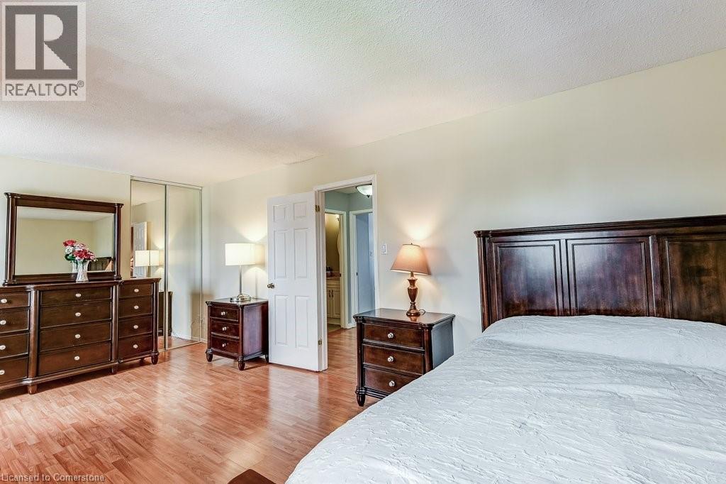 Photo 28 of 2779 Andorra Circle, Mississauga ON