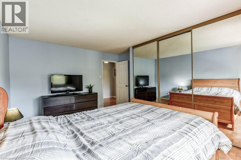 Photo 35 of 2779 Andorra Circle, Mississauga ON