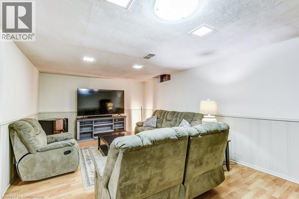 Photo 8 of 2779 Andorra Circle, Mississauga ON