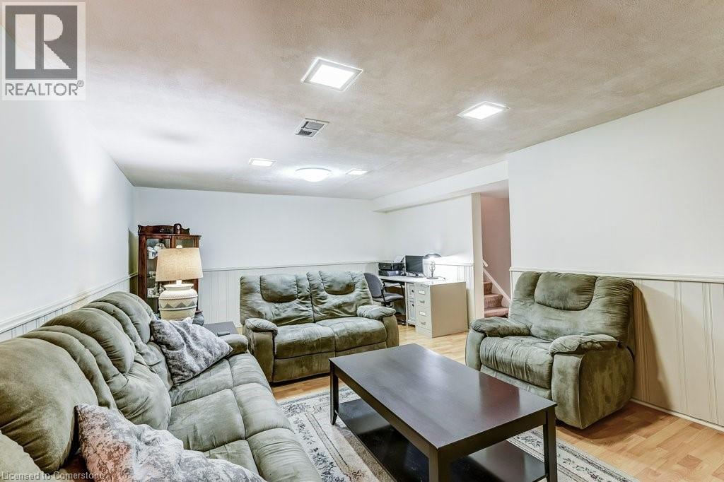 Photo 9 of 2779 Andorra Circle, Mississauga ON