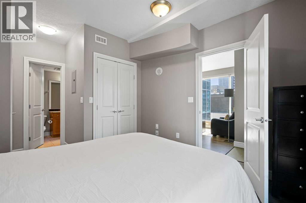 Single Family House for Sale in    Avenue SW Downtown Commercial Core Calgary 