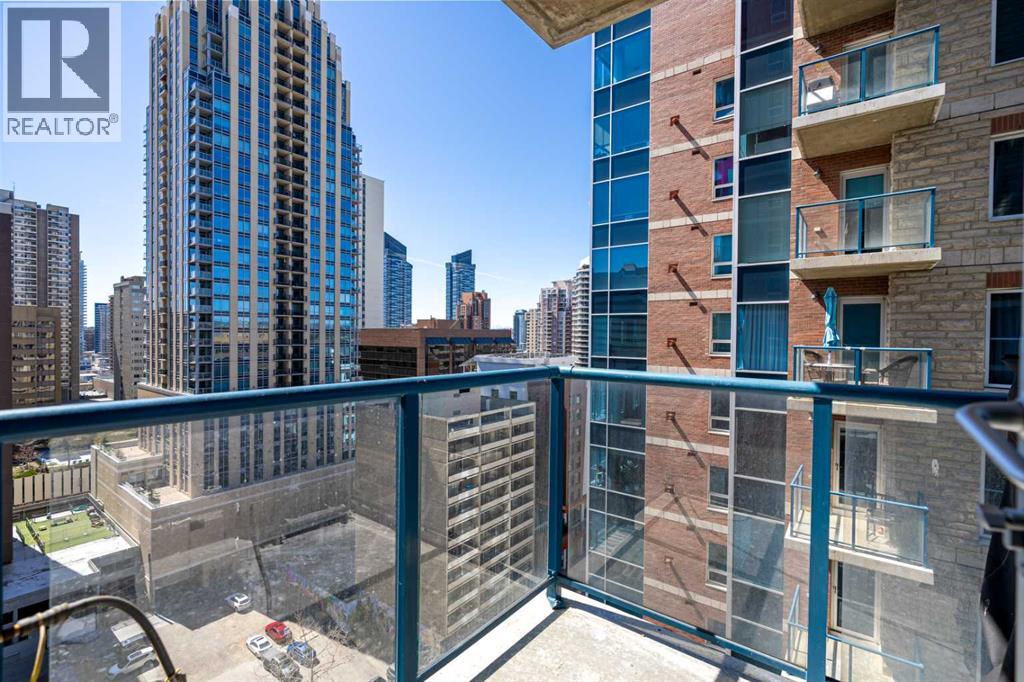 Single Family House for Sale in    Avenue SW Downtown Commercial Core Calgary 