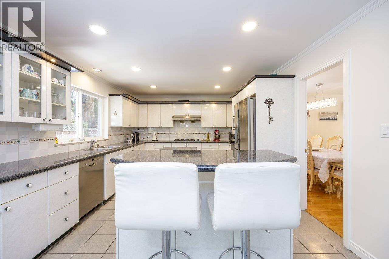 Photo 10 of 1224 E 14th Street, North Vancouver BC