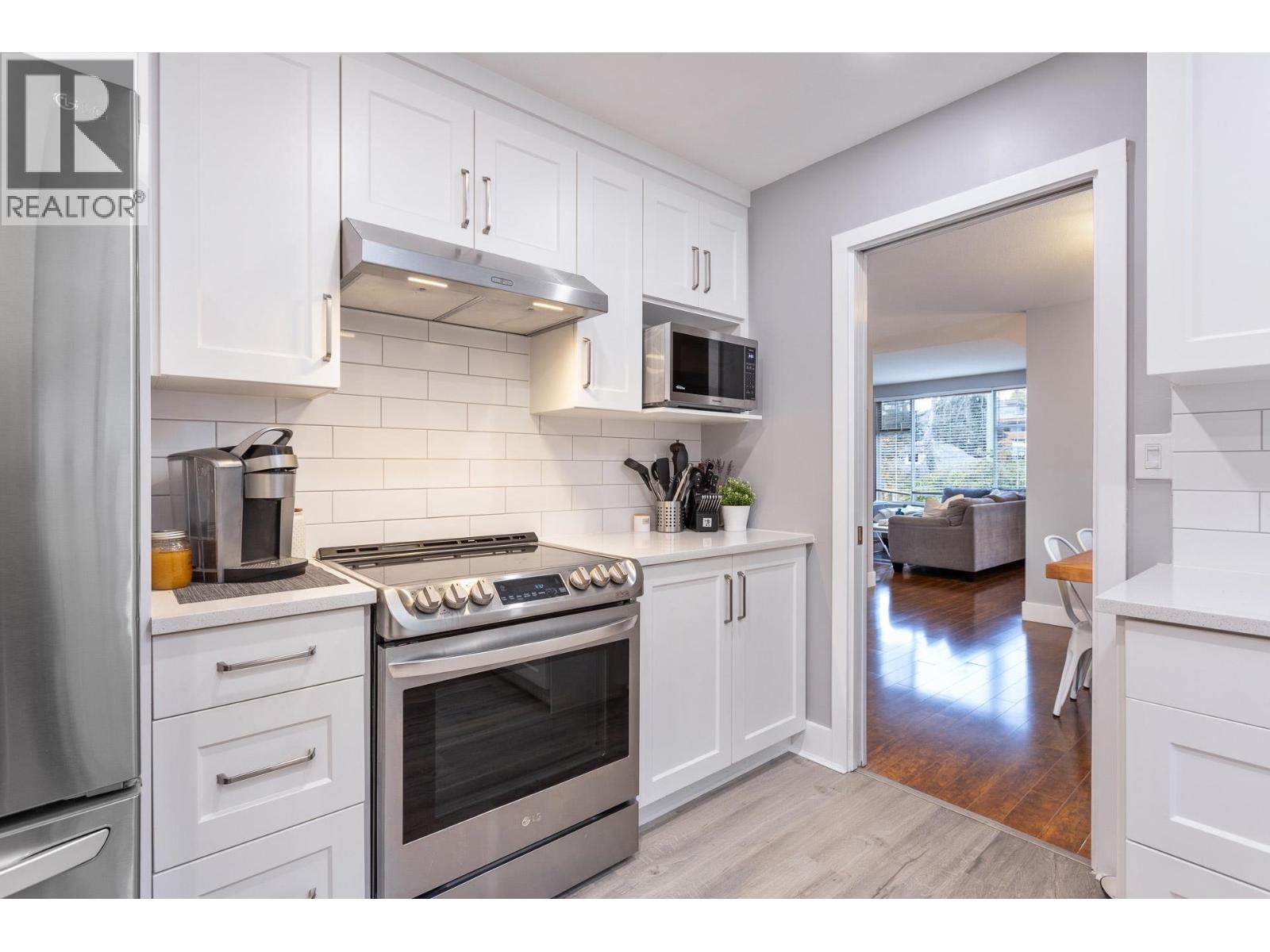 Photo 28 of 2230 Hawthorne Avenue, Port Coquitlam BC