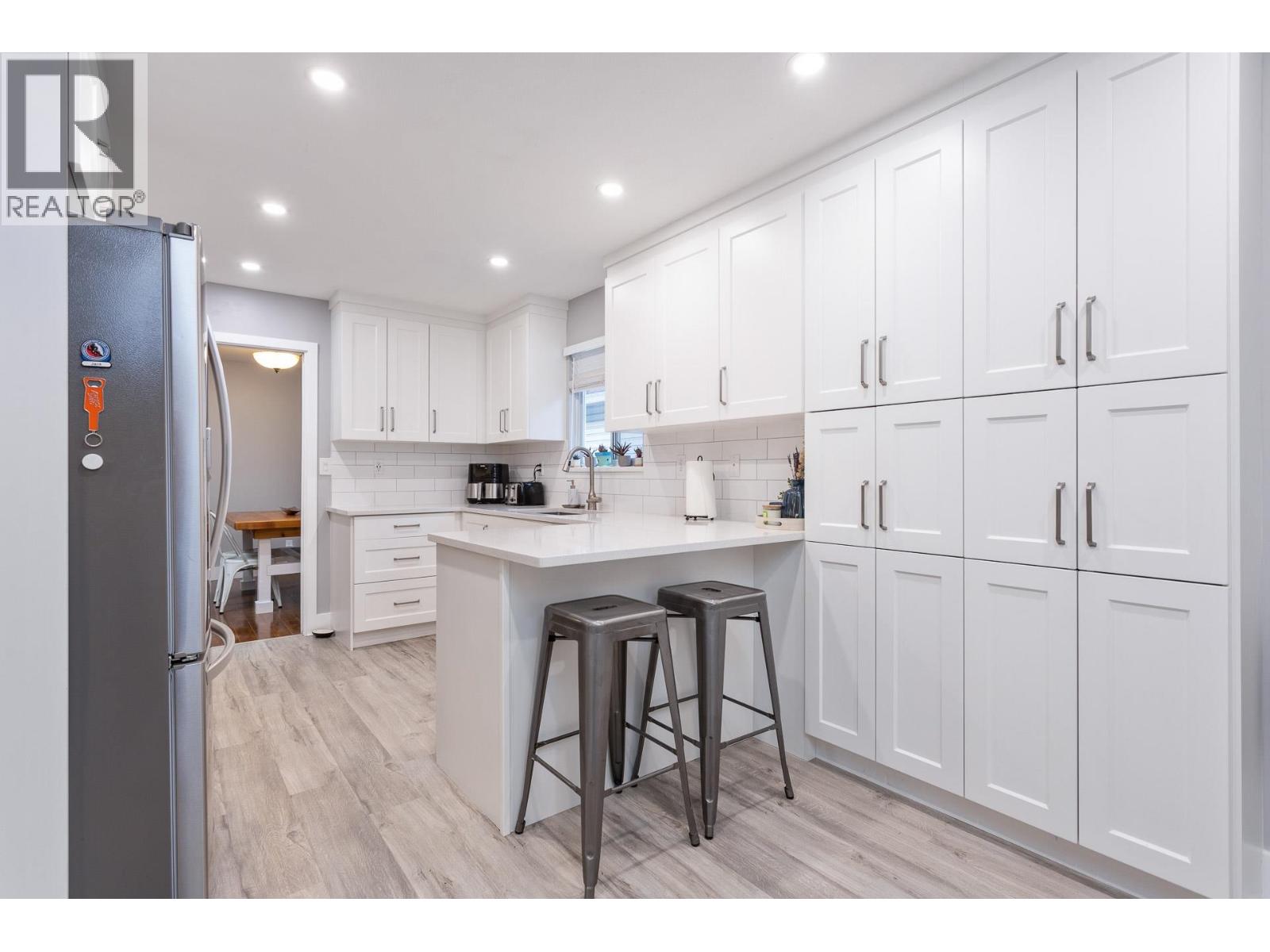 Photo 19 of 2230 Hawthorne Avenue, Port Coquitlam BC
