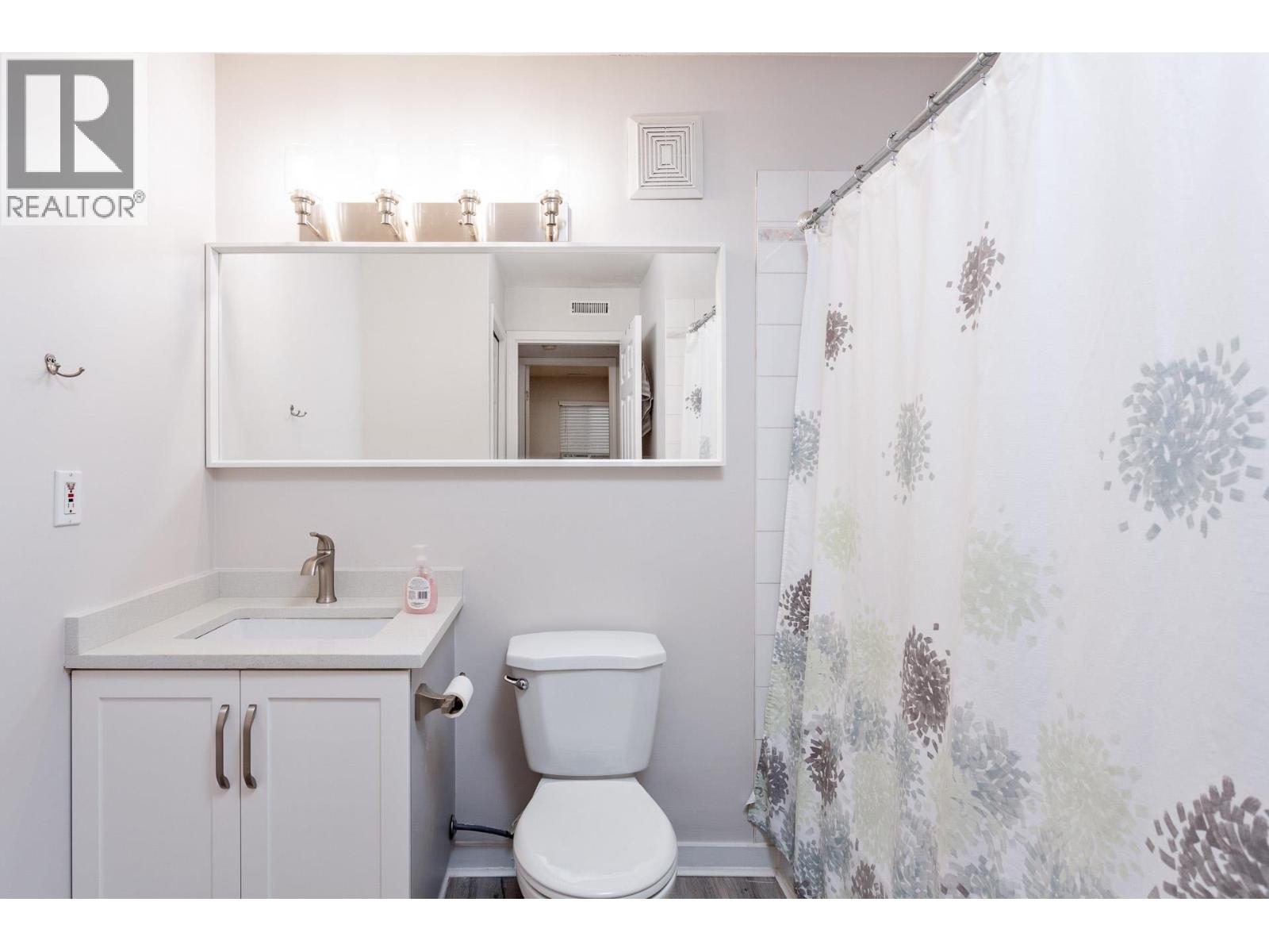 Photo 37 of 2230 Hawthorne Avenue, Port Coquitlam BC