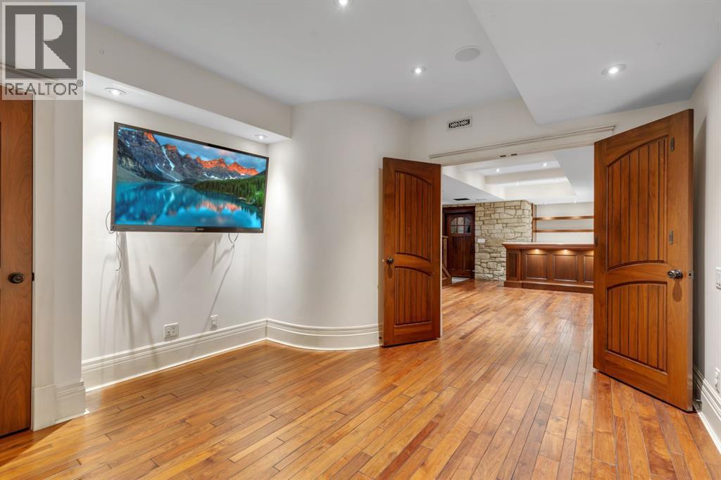 Single Family House for Sale in  Dorchester Avenue SW Upper Mount Royal Calgary 