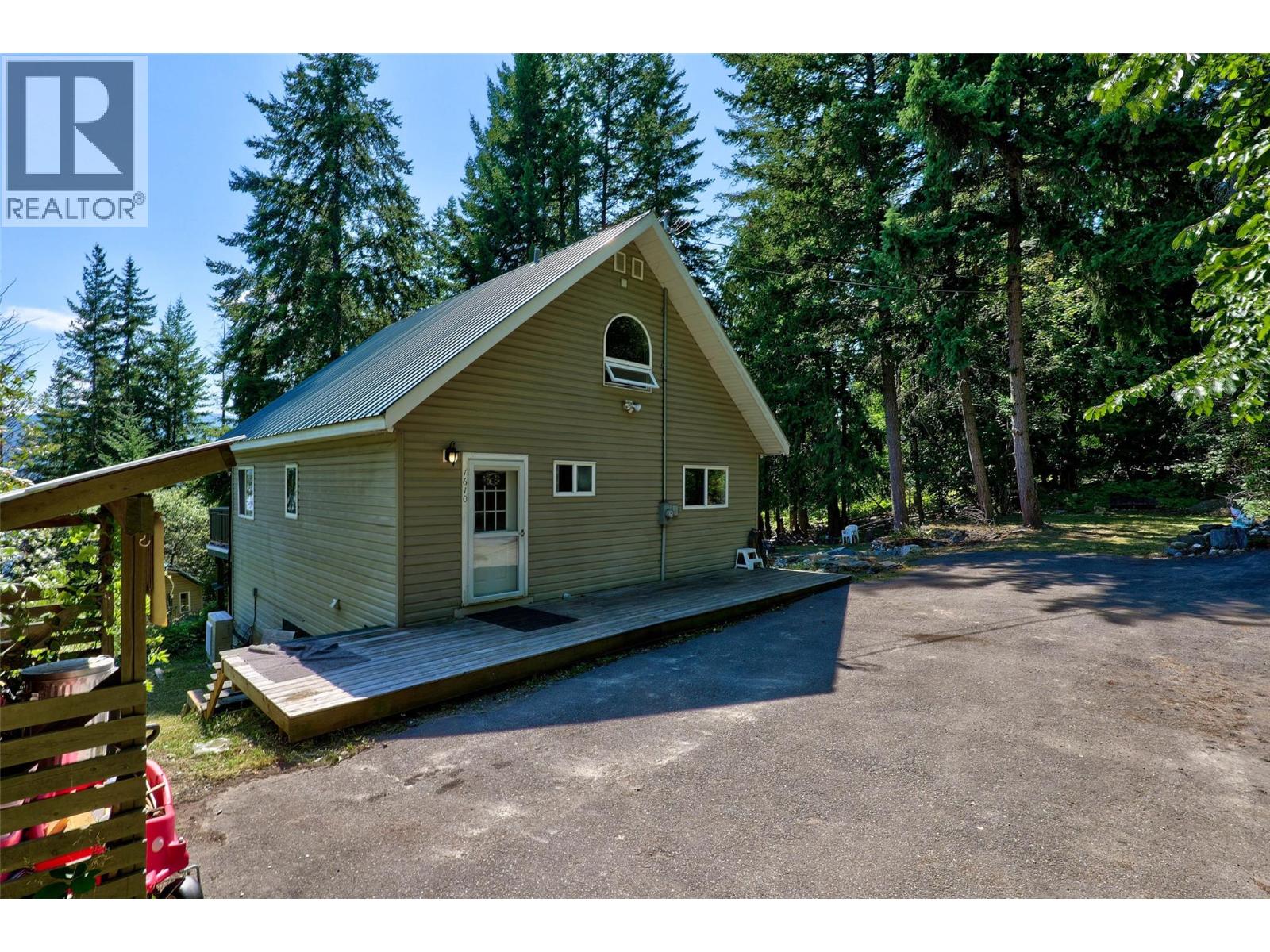 Photo 7 of 7610 Orchard Grove, Anglemont BC