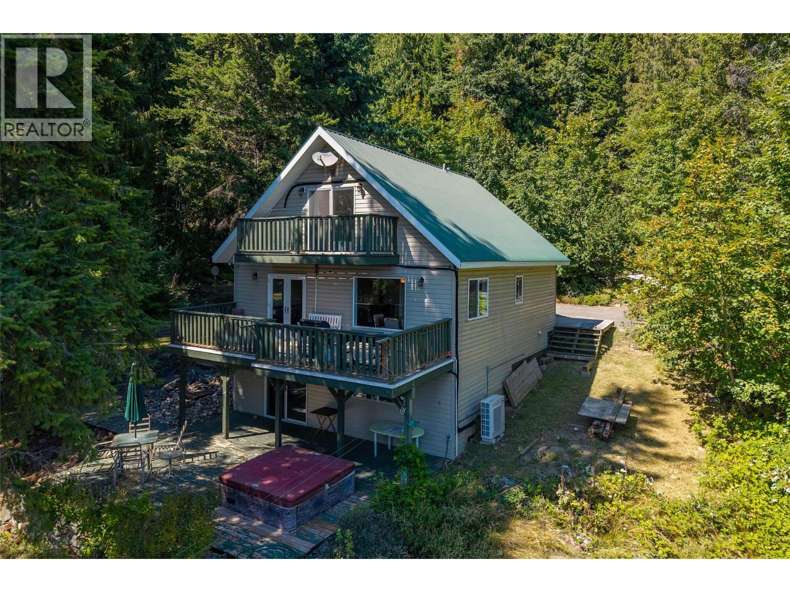 Photo 41 of 7610 Orchard Grove, Anglemont BC