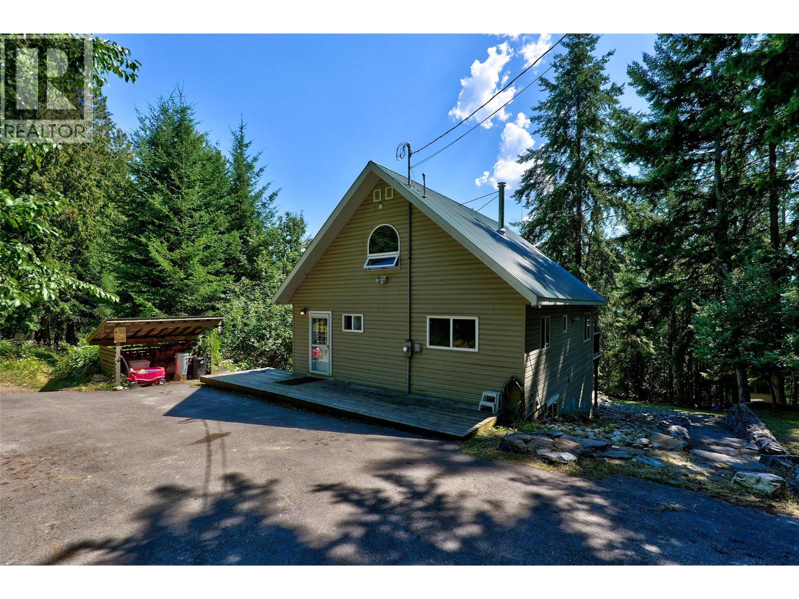 Photo 4 of 7610 Orchard Grove, Anglemont BC