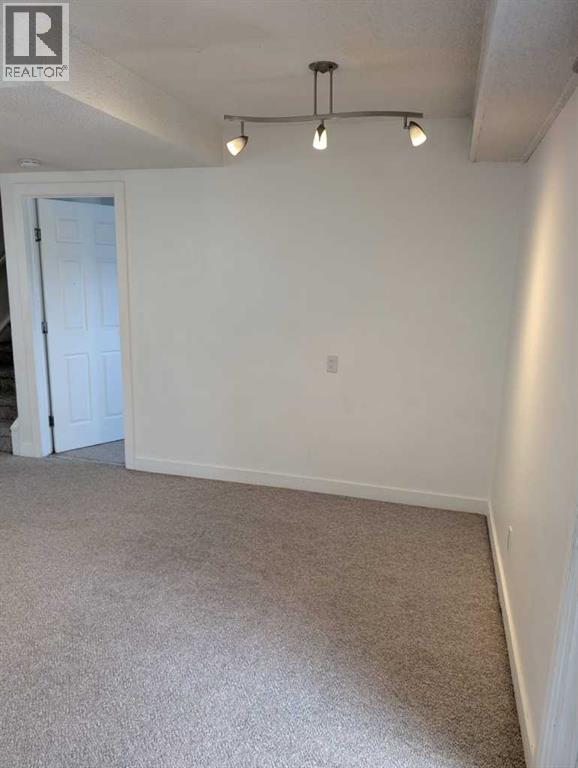 Single Family House for Sale in   Fonda Way SE Forest Heights Calgary 