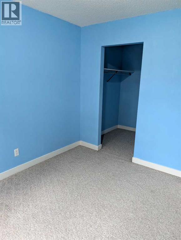 Single Family House for Sale in   Fonda Way SE Forest Heights Calgary 