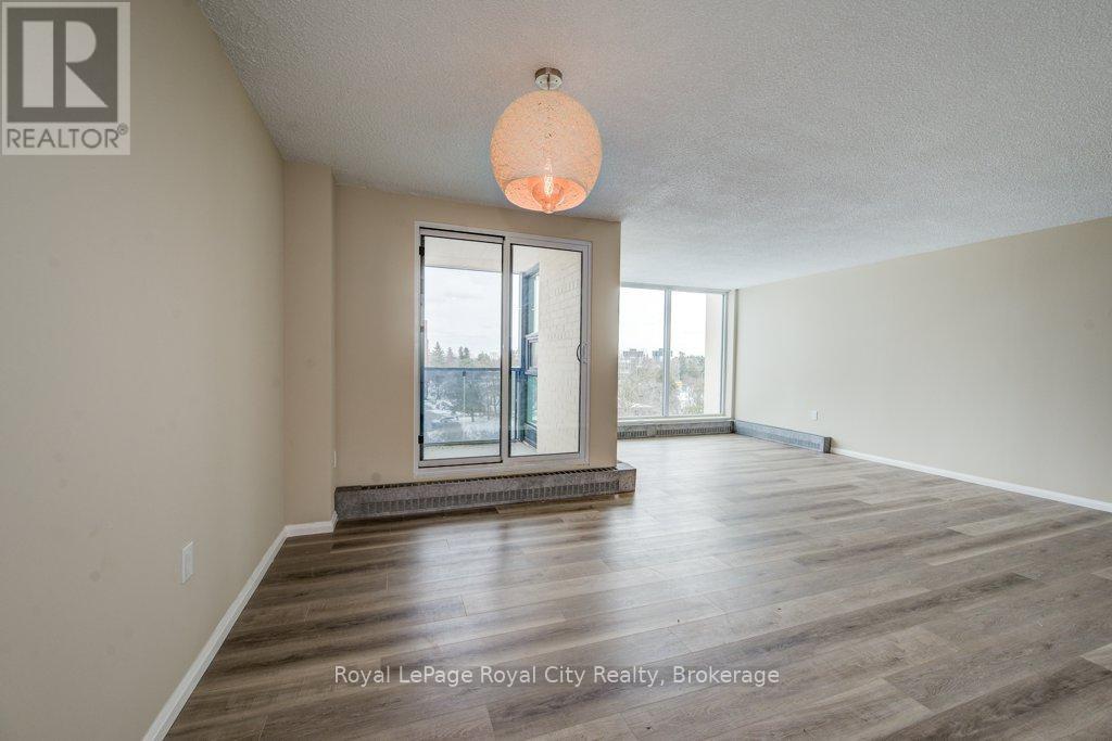 Photo 34 of 602 19 Woodlawn Road E, Guelph ON