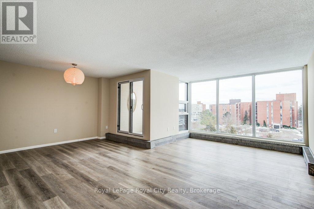Photo 8 of 602 19 Woodlawn Road E, Guelph ON