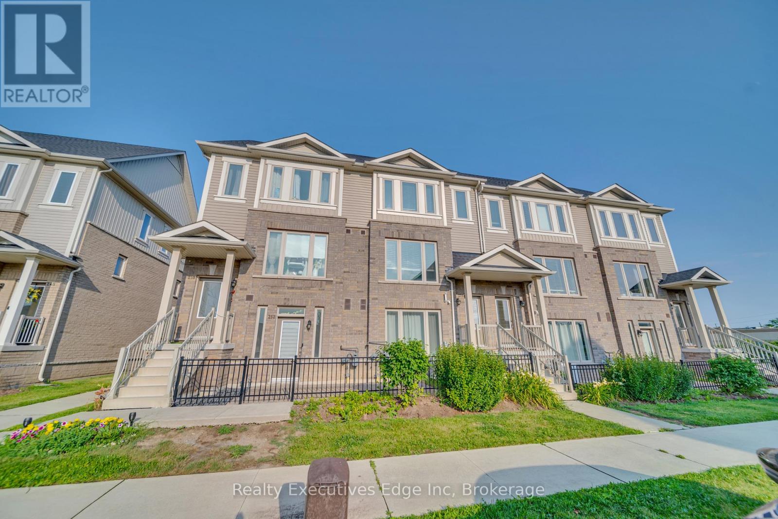 Photo 8 of 65 252 Law Drive, Guelph ON