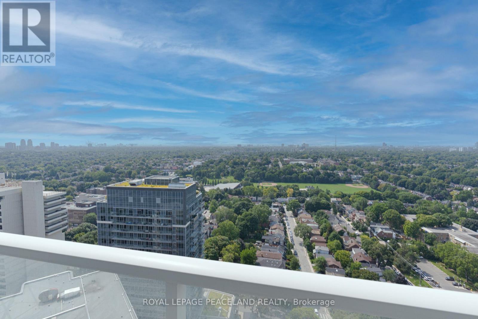 Photo 2 of 2511 33 Helendale Avenue, Toronto ON